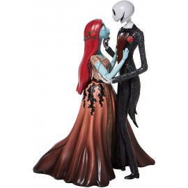 Enesco Disney Showcase Couture de Force The Nightmare Before Christmas Jack and Sally Embracing Figurine